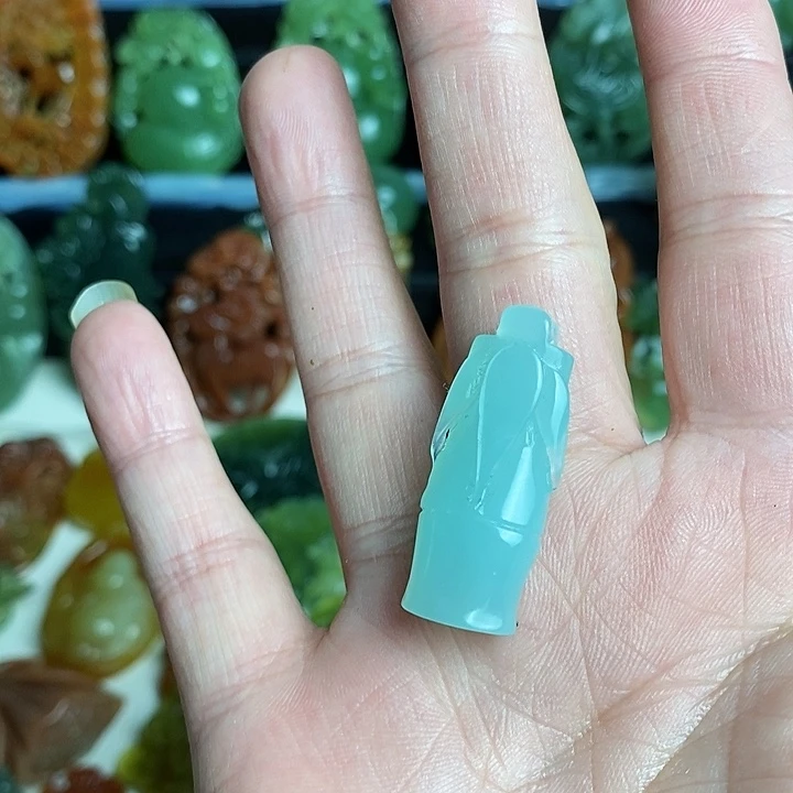未镶嵌蛇纹石玉颈饰