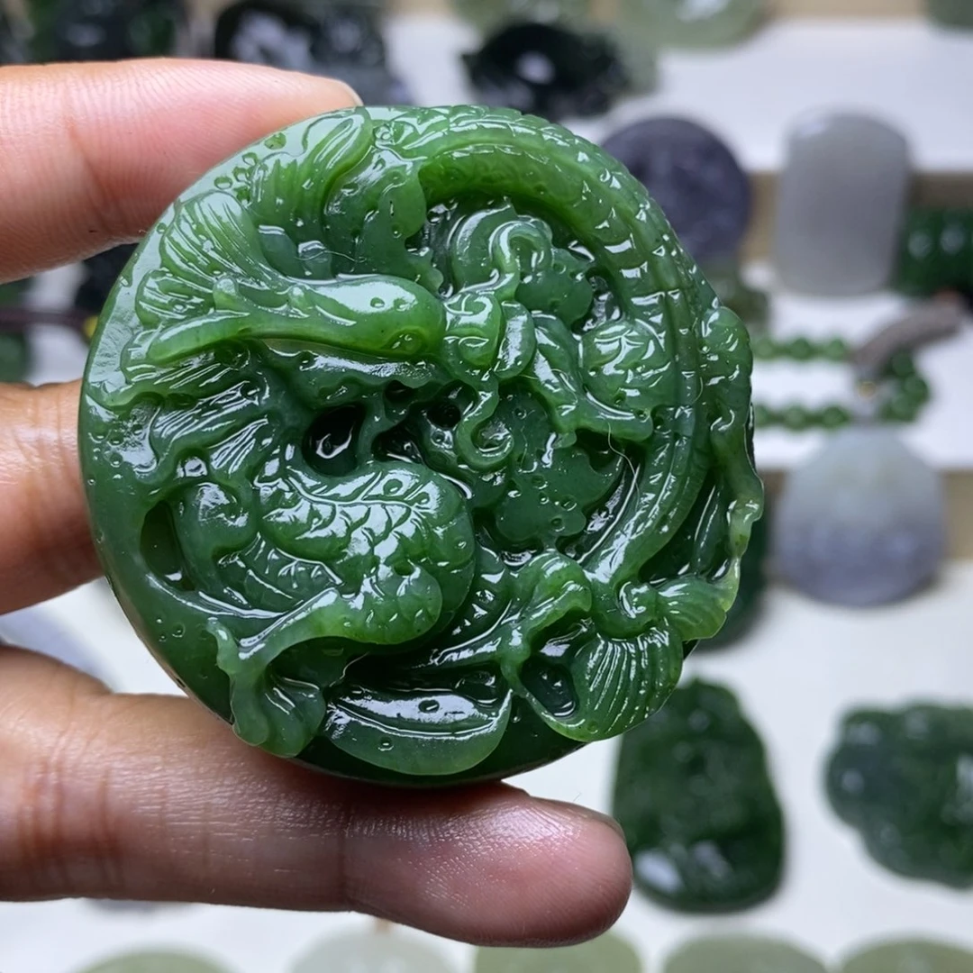 丽***的和田玉未镶嵌颈饰