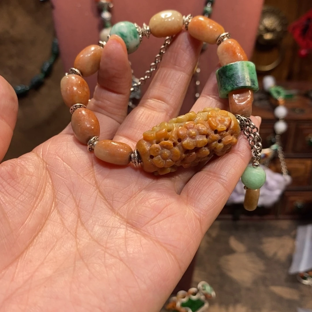 翡翠吊坠(赠链)未镶嵌