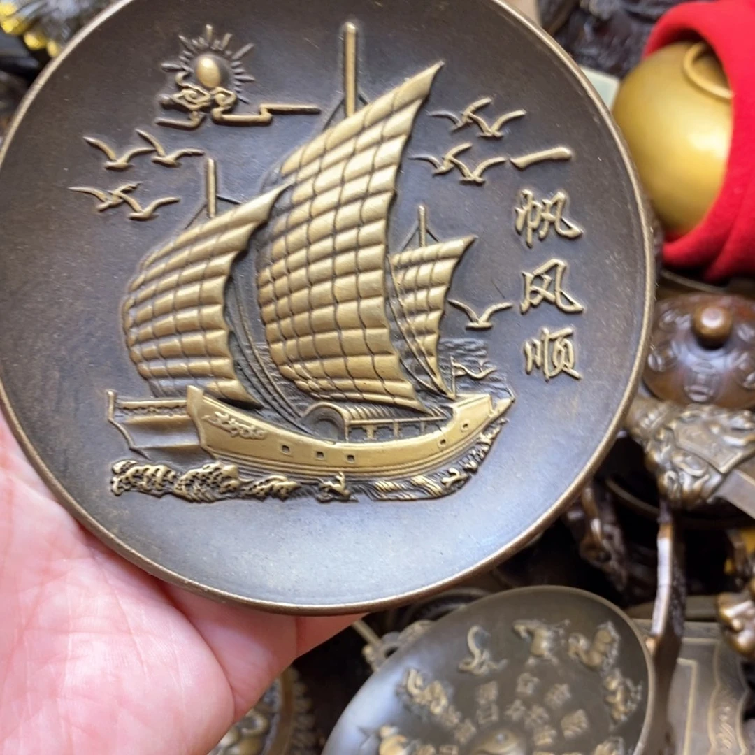 铜器摆件做工精良