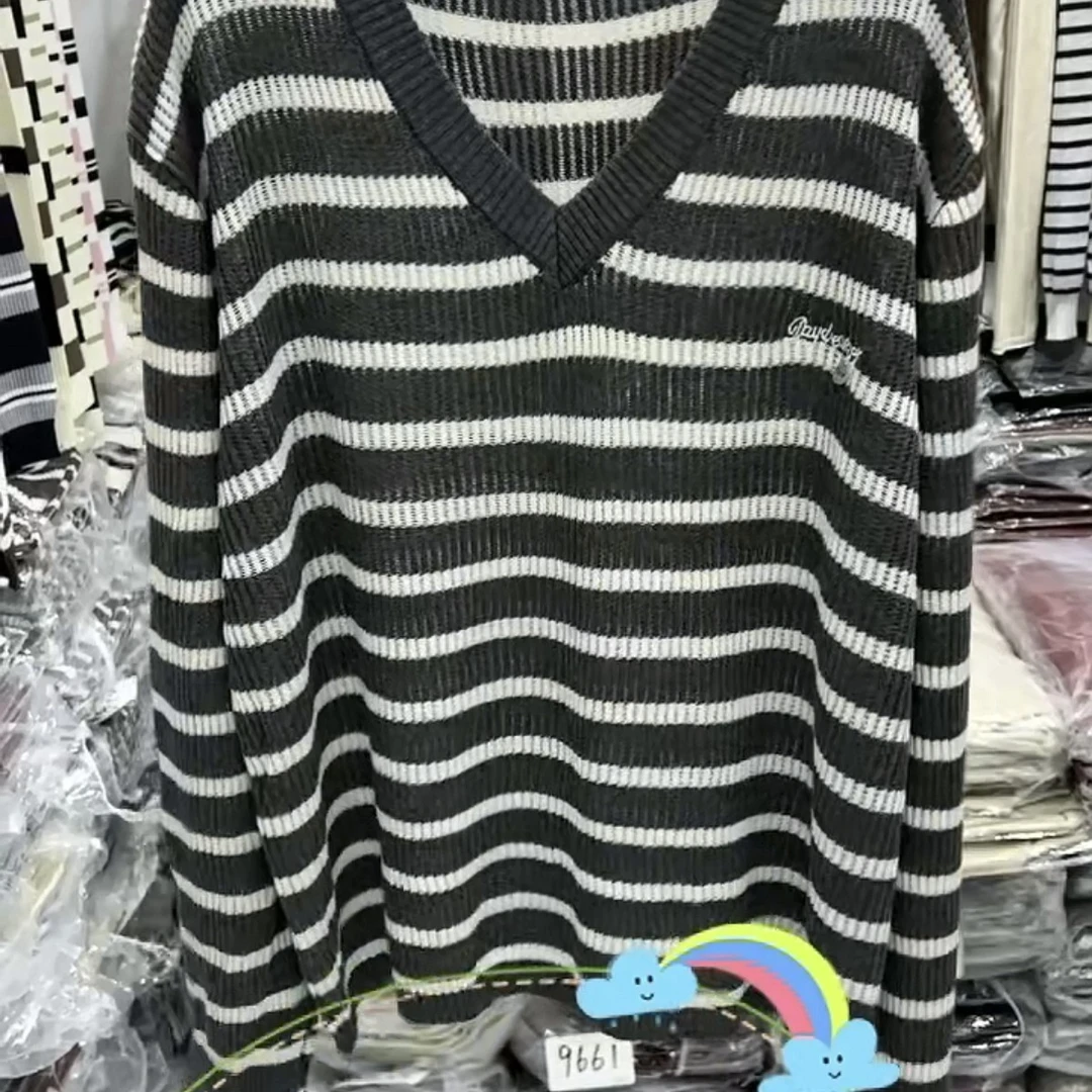 条纹宽松大版V领细羊毛胖美显瘦款