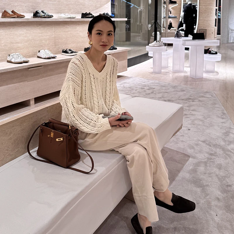 靠谱的私服【BC女孩】设计师款时尚宽松镂空长袖针织衫KP250187