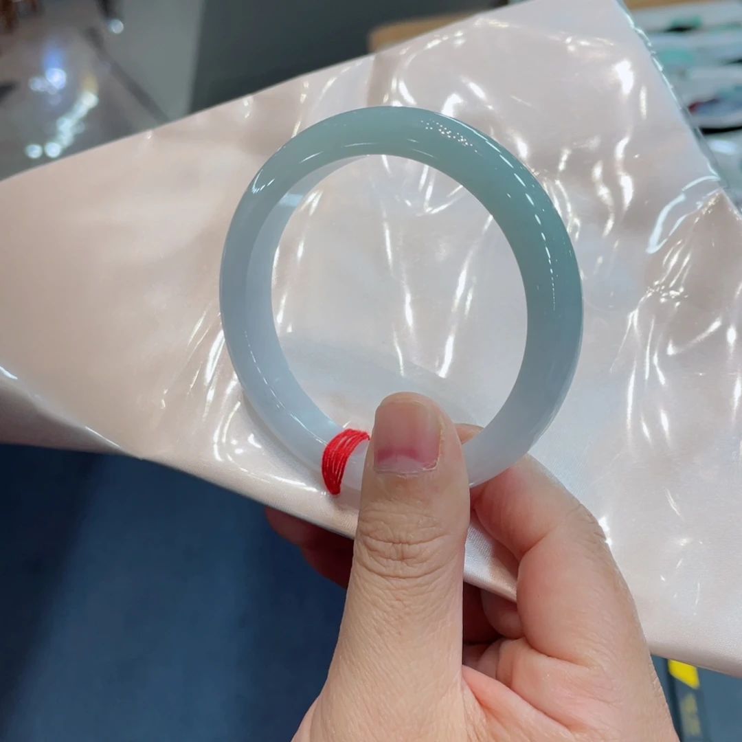 莫***莫翡翠未镶嵌手镯手镯