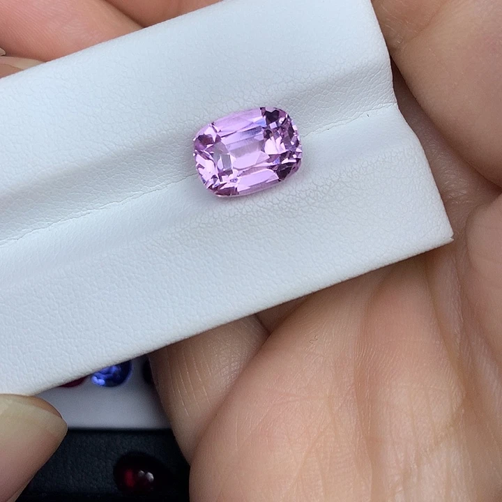 未镶嵌锂辉石裸石5.53ct紫锂辉