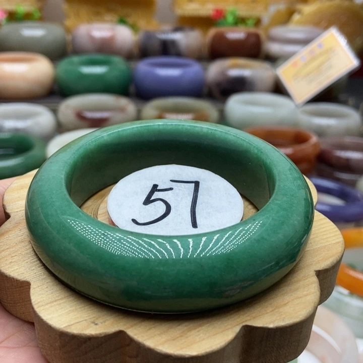 未镶嵌手镯石英质玉