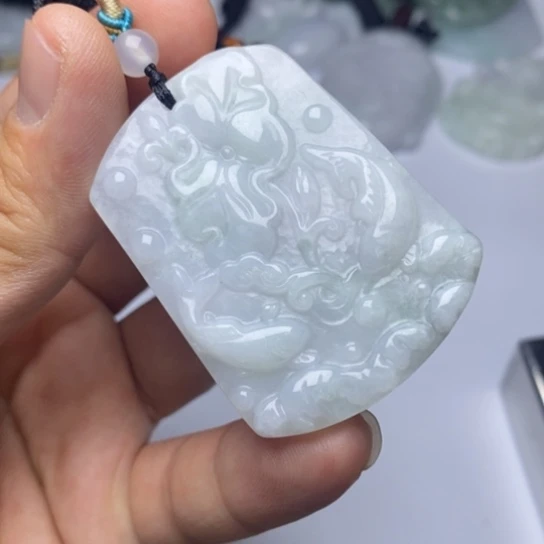 翡翠未镶嵌颈饰翡翠