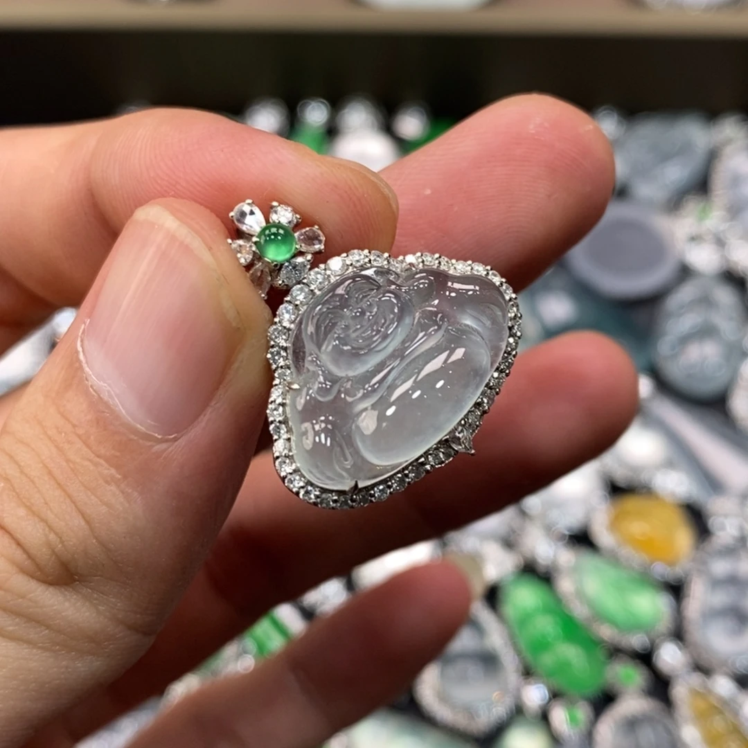 翡翠18K金镶嵌颈饰佛公