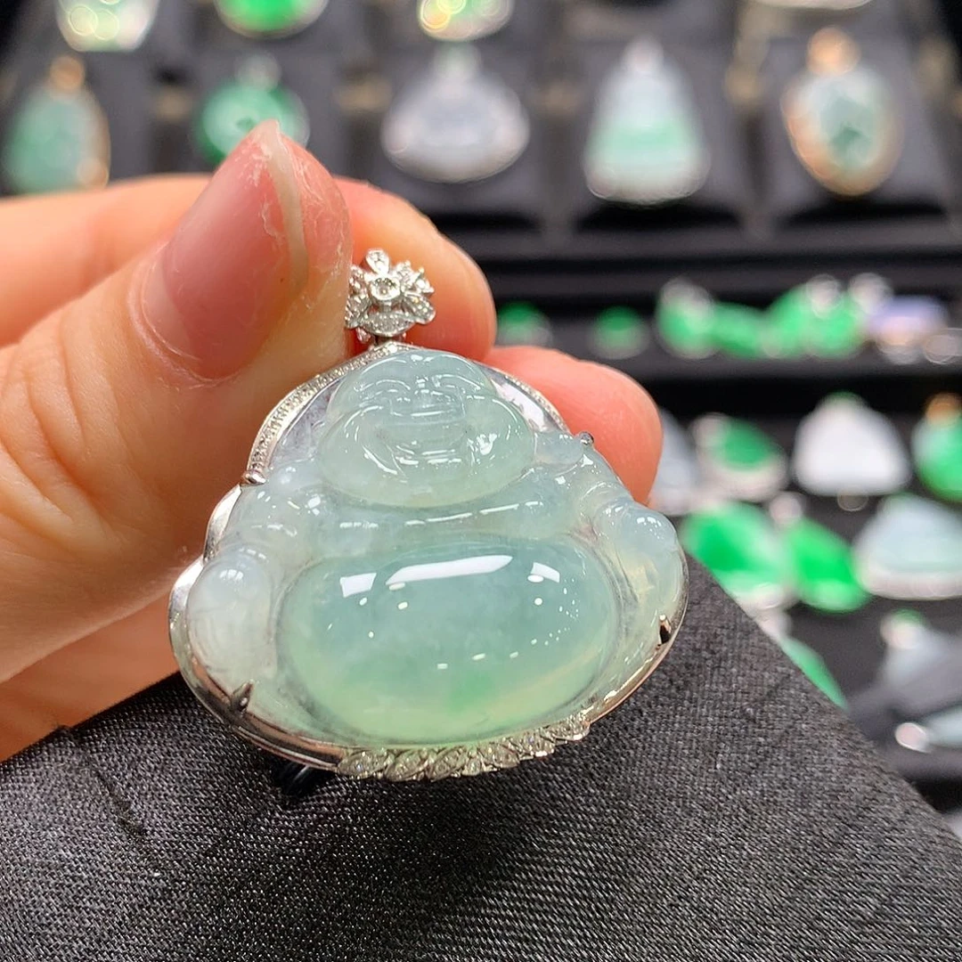 翡翠18K金镶嵌颈饰佛公