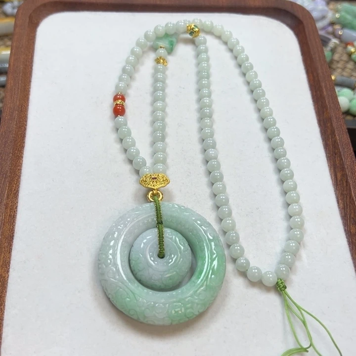 翡翠颈饰未镶嵌吊坠