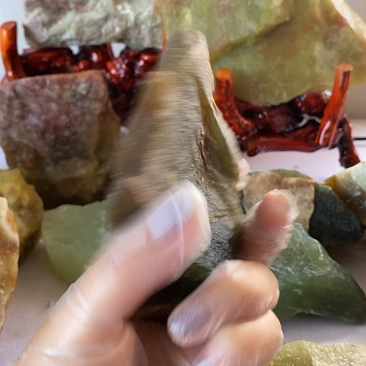 蛇纹石玉合金珠宝奇石