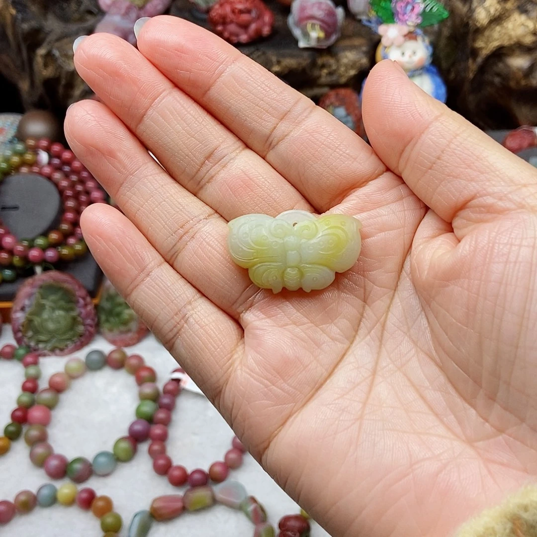 未镶嵌石英质玉（盐源）珠宝半成品