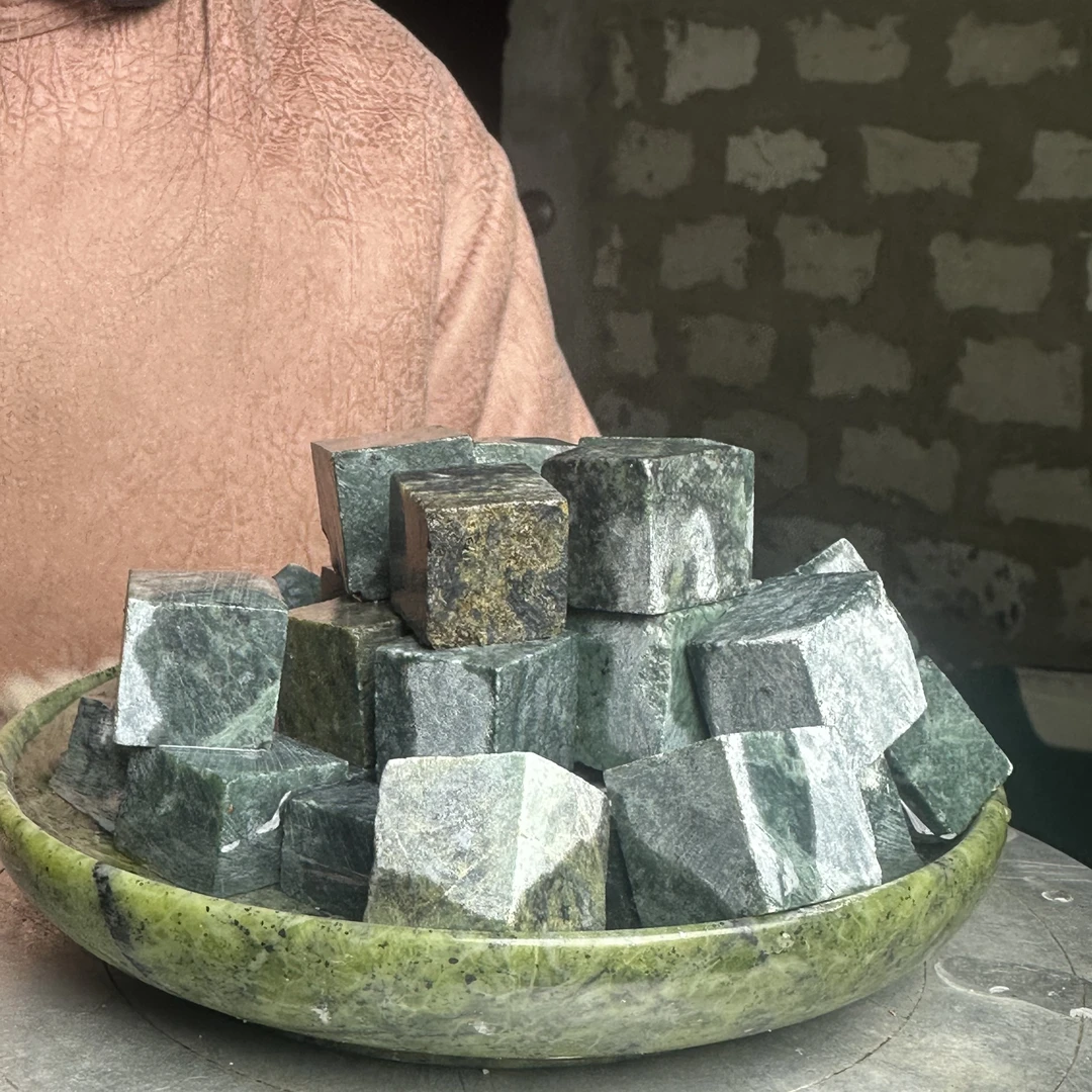 泡茶石藏玉西藏雅鲁藏布江藏玉泡茶石冰酒石原石实心家用