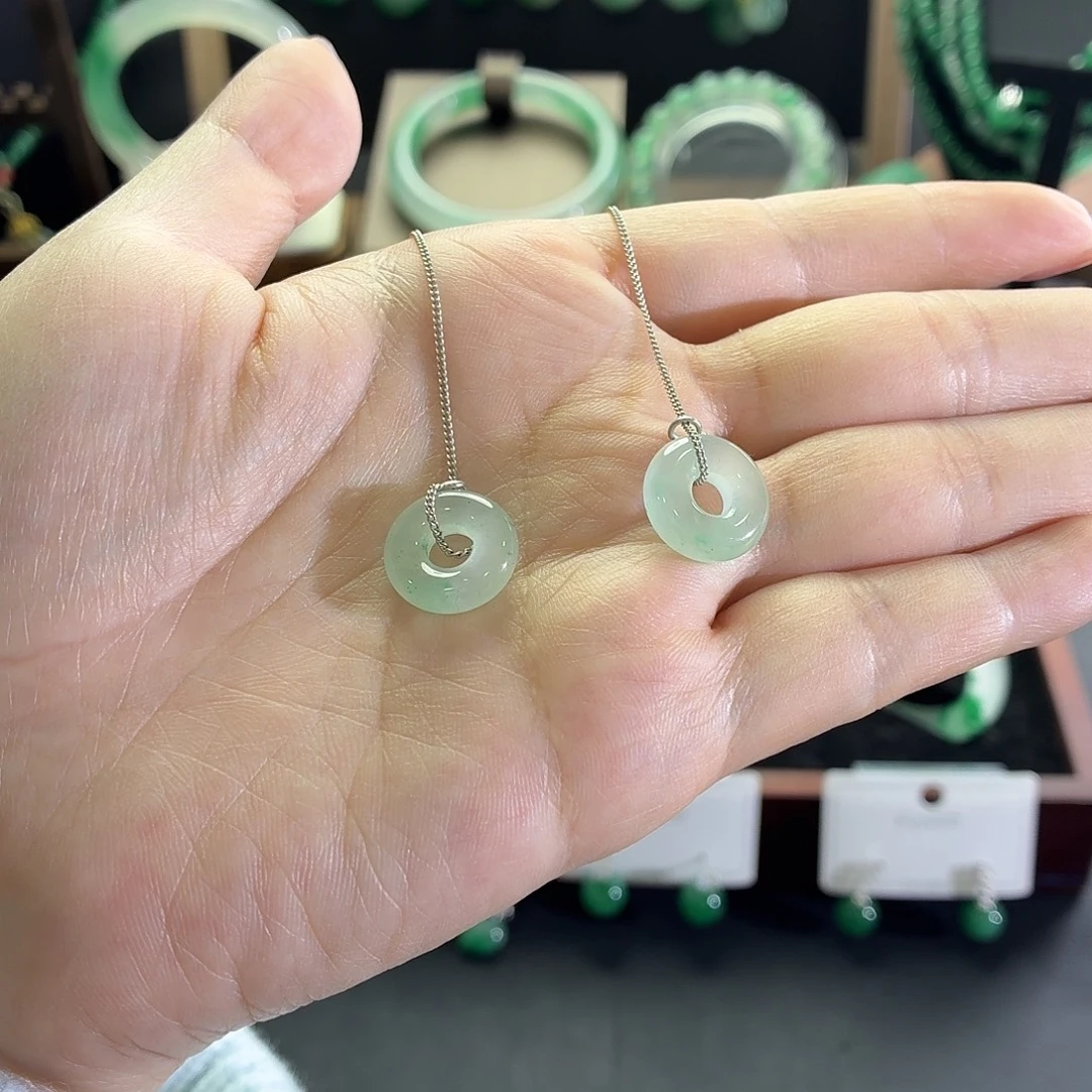 石英质玉未镶嵌耳钉