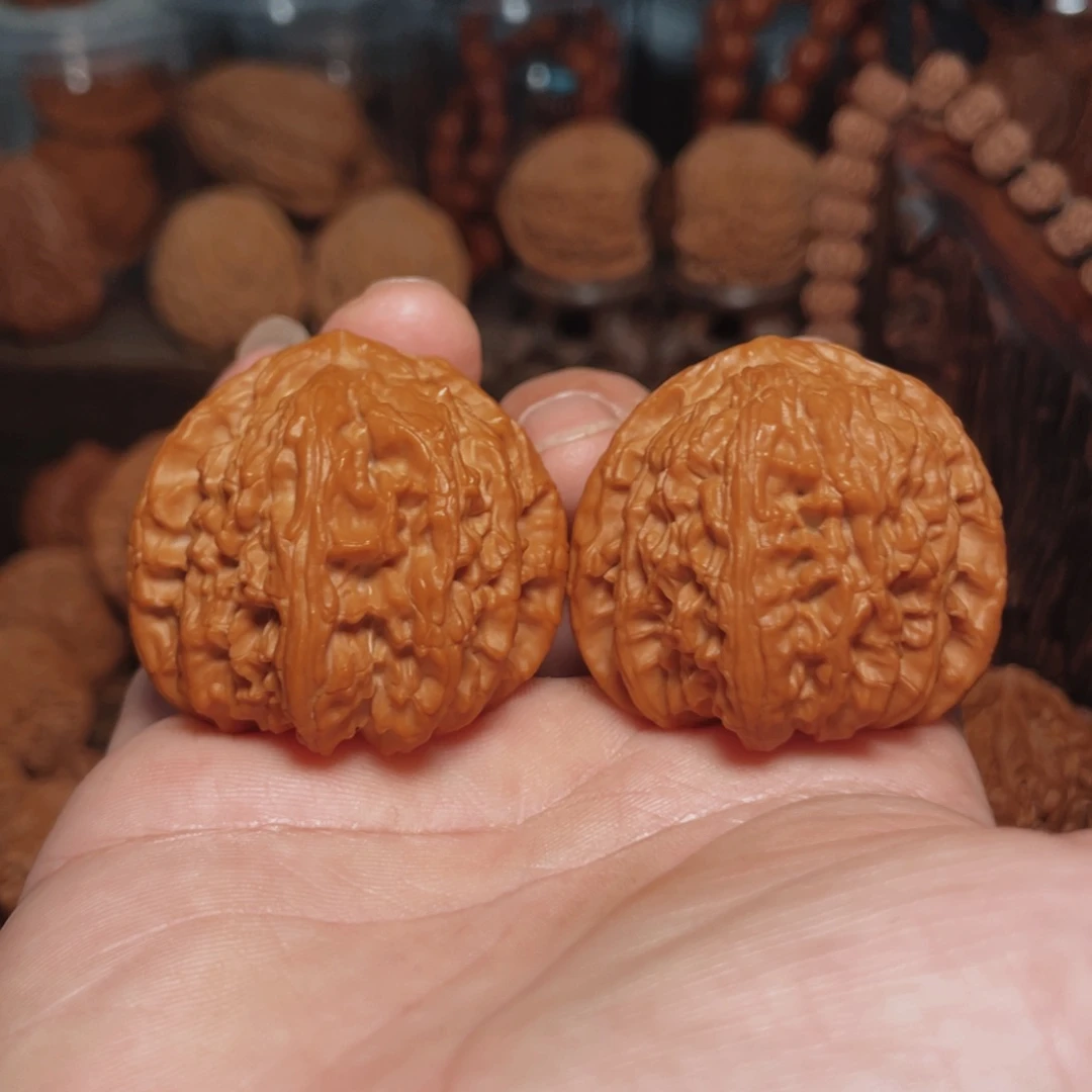 文玩核桃吊坠大***c三角白