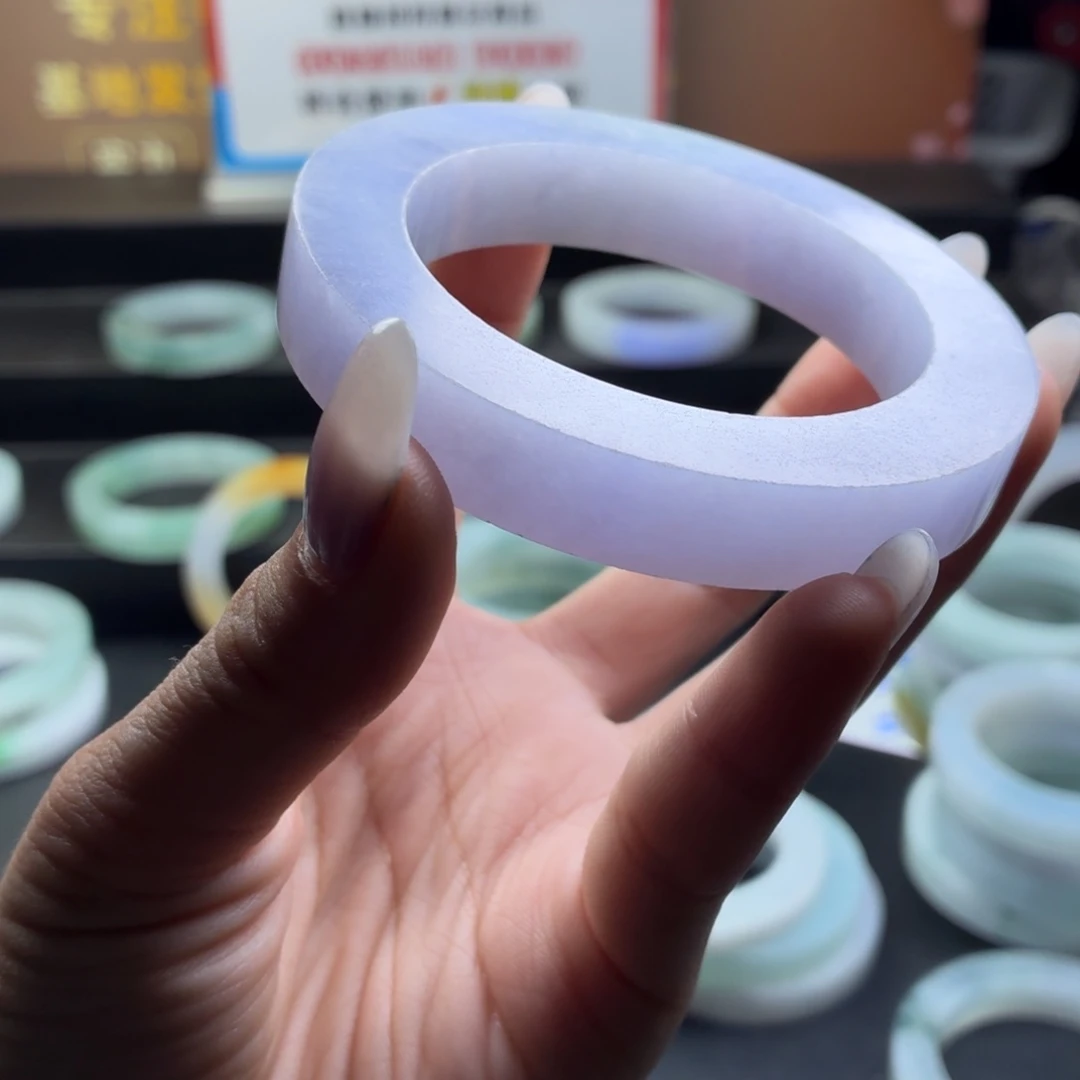 君***兰定制翡翠未镶嵌翡翠手镯