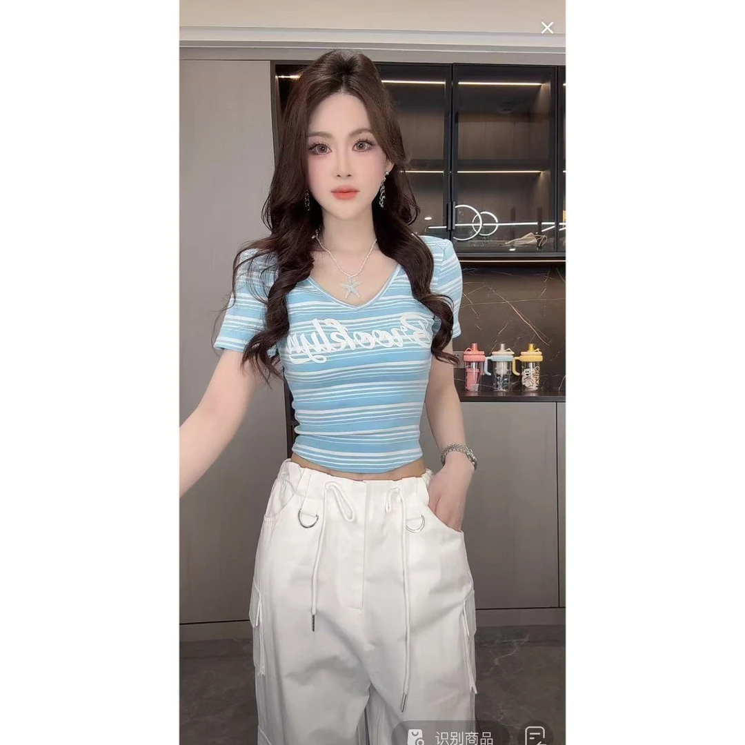 曼曼【海盐白沙~】 甜酷V领字母印花条纹显瘦修身短袖T恤女