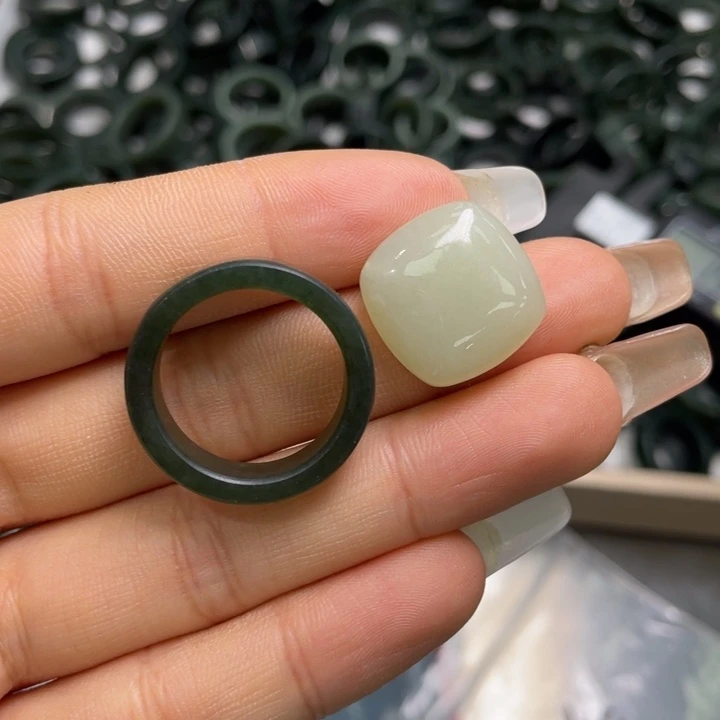 和田玉吊坠(不含链)未镶嵌乖*处理品 福利品