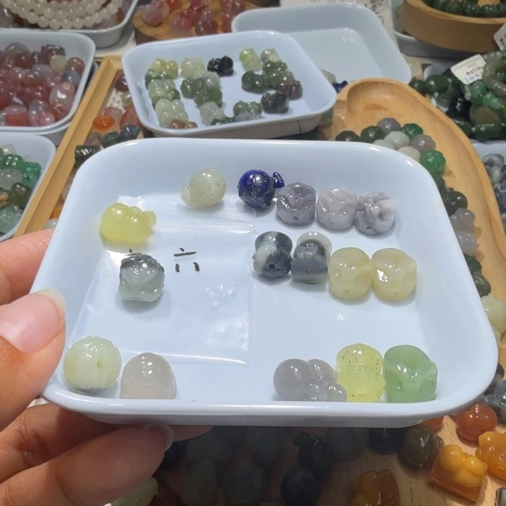 六***哈和田玉未镶嵌珠宝半成品