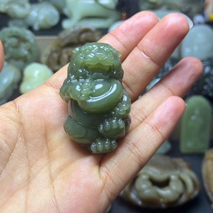 嘟***嘟和田玉未镶嵌颈饰