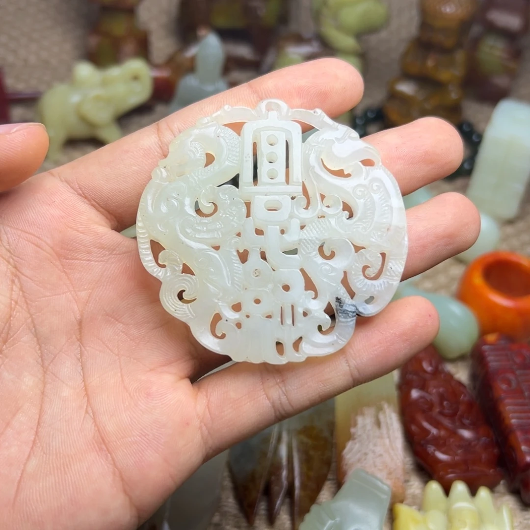 未镶嵌蛇纹石玉颈饰