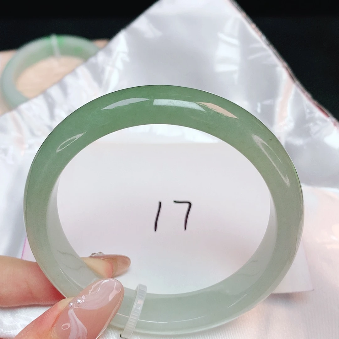 翡翠未镶嵌手镯正圈57