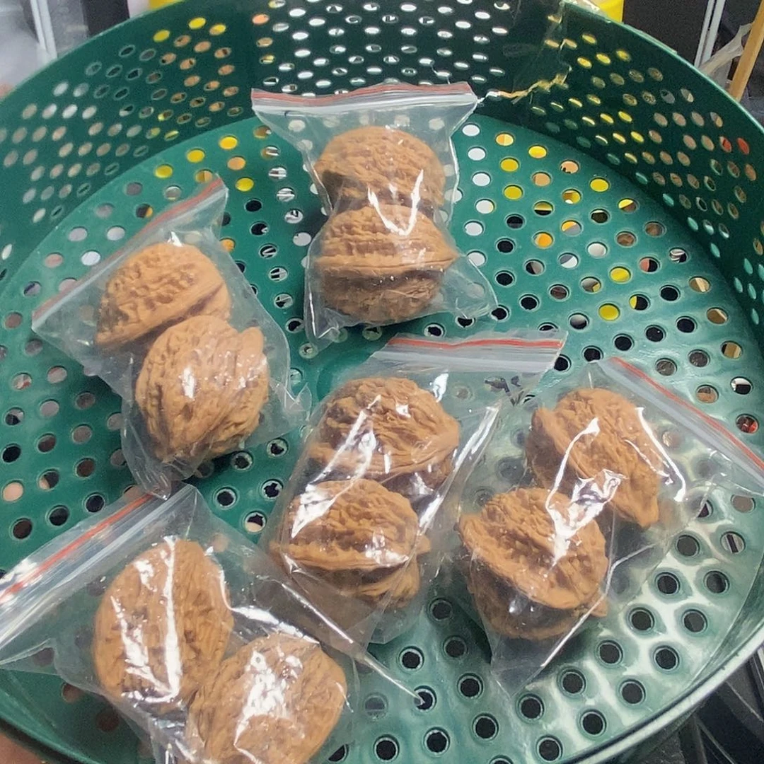 秉****文玩核桃吊坠麦虎5对