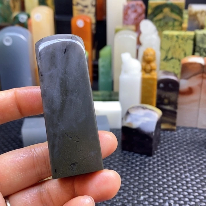 青田石笑**尘青田石印章石