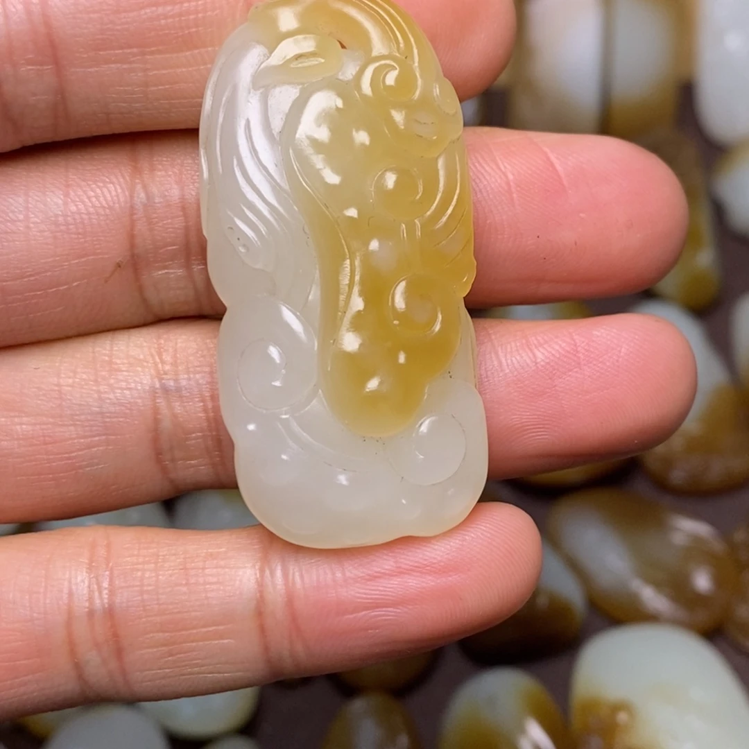 和田玉（糖玉）未镶嵌颈饰