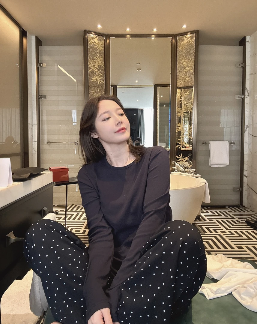 BETTERJOELAY -【含笑凝香】百搭时尚潮流宽松直筒休闲裤HW8860