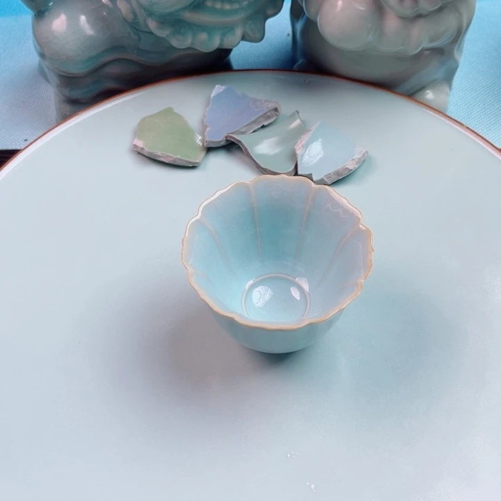 瓷片小*不计成本交个朋友