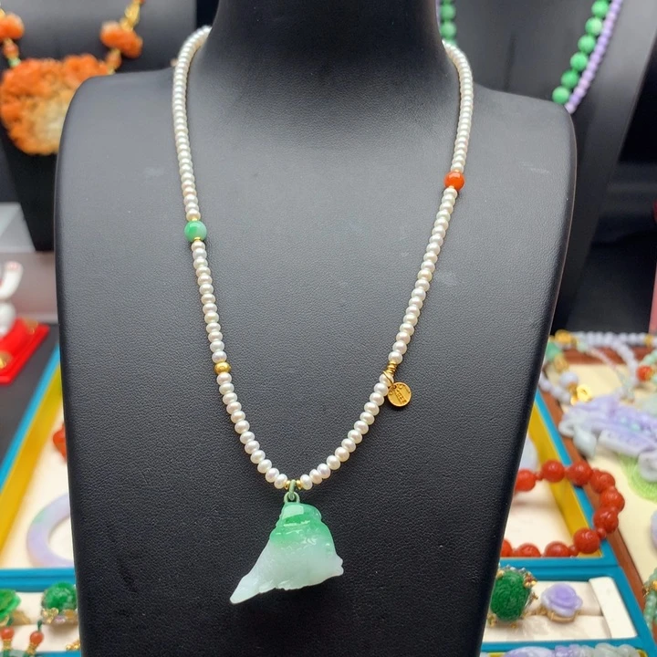 翡翠颈饰未镶嵌翡翠鱼