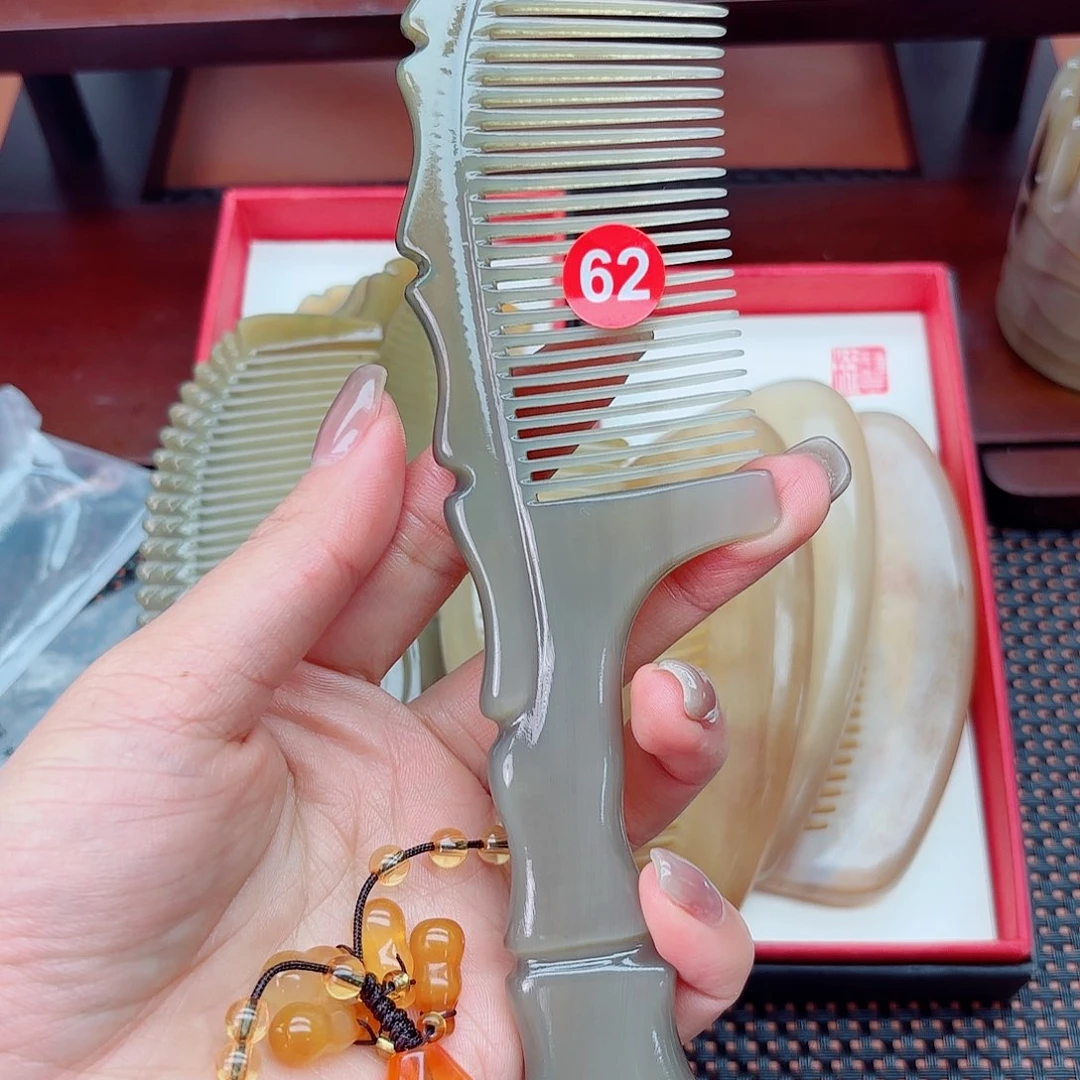 纯手工制作纯牛角梳子