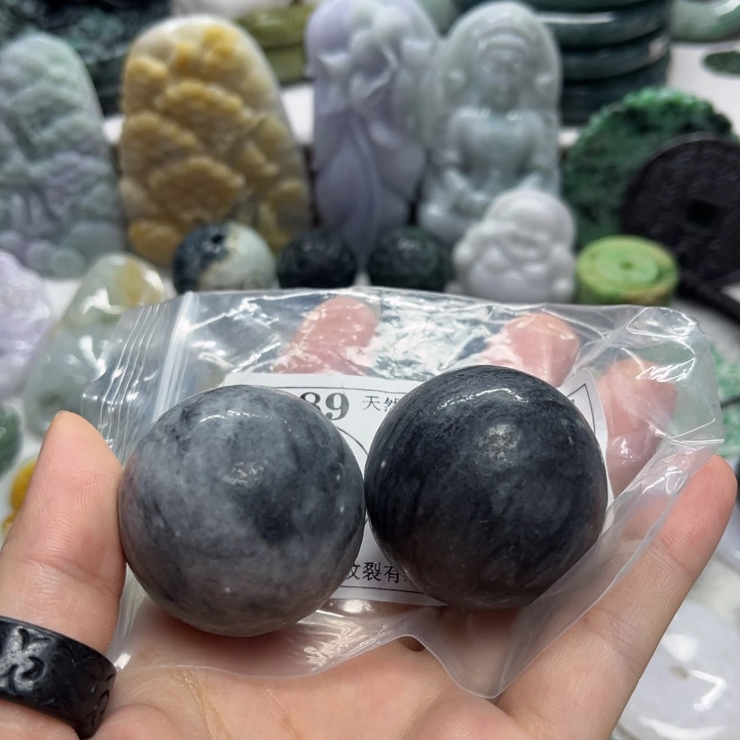 我***子翡翠未镶嵌颈饰4289