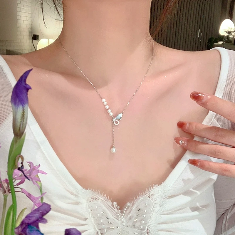 铜合金仿珍珠项链 秋冬设计感蝴蝶珠珠流苏项链女精致百搭锁骨链