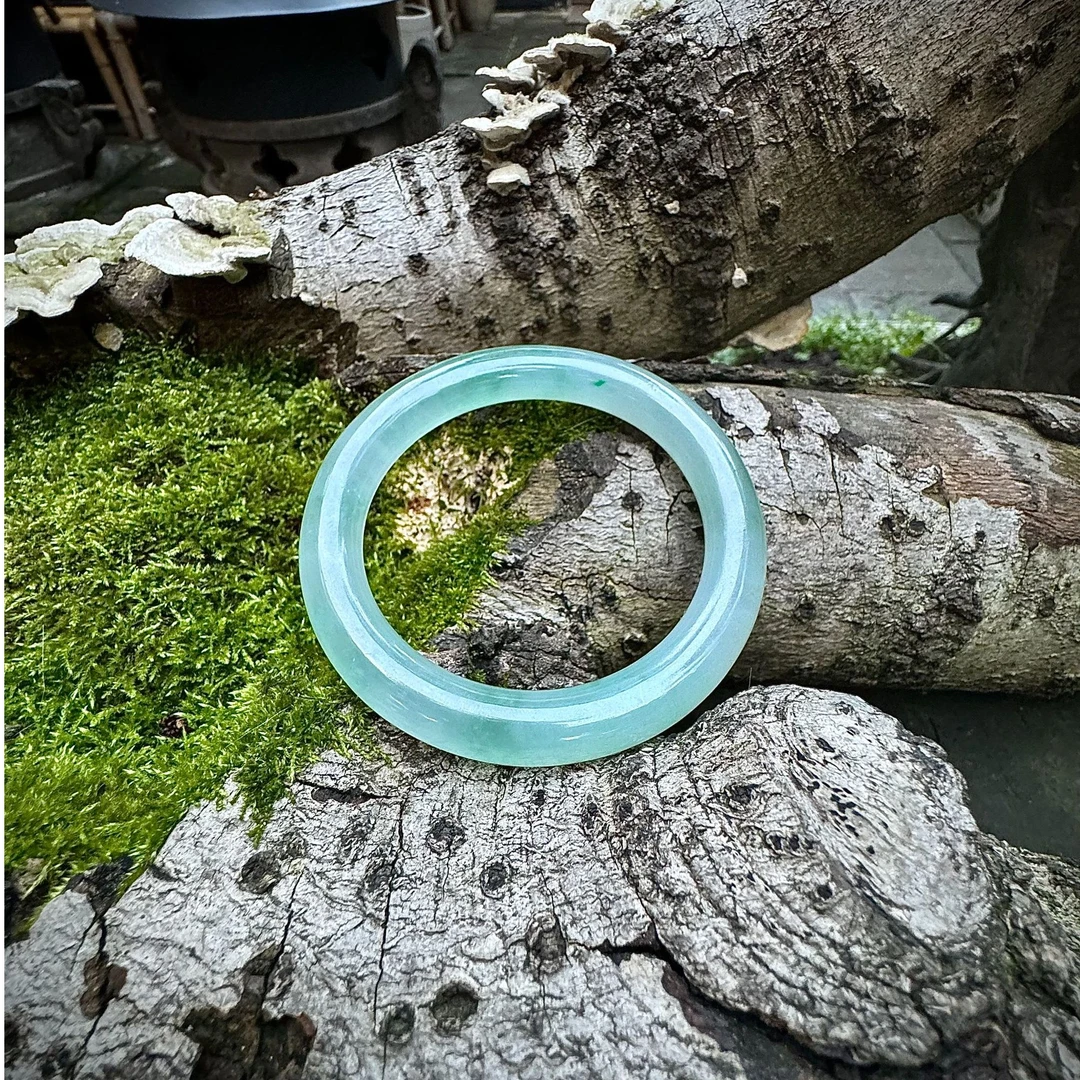 高冰湖水绿老翡翠手镯