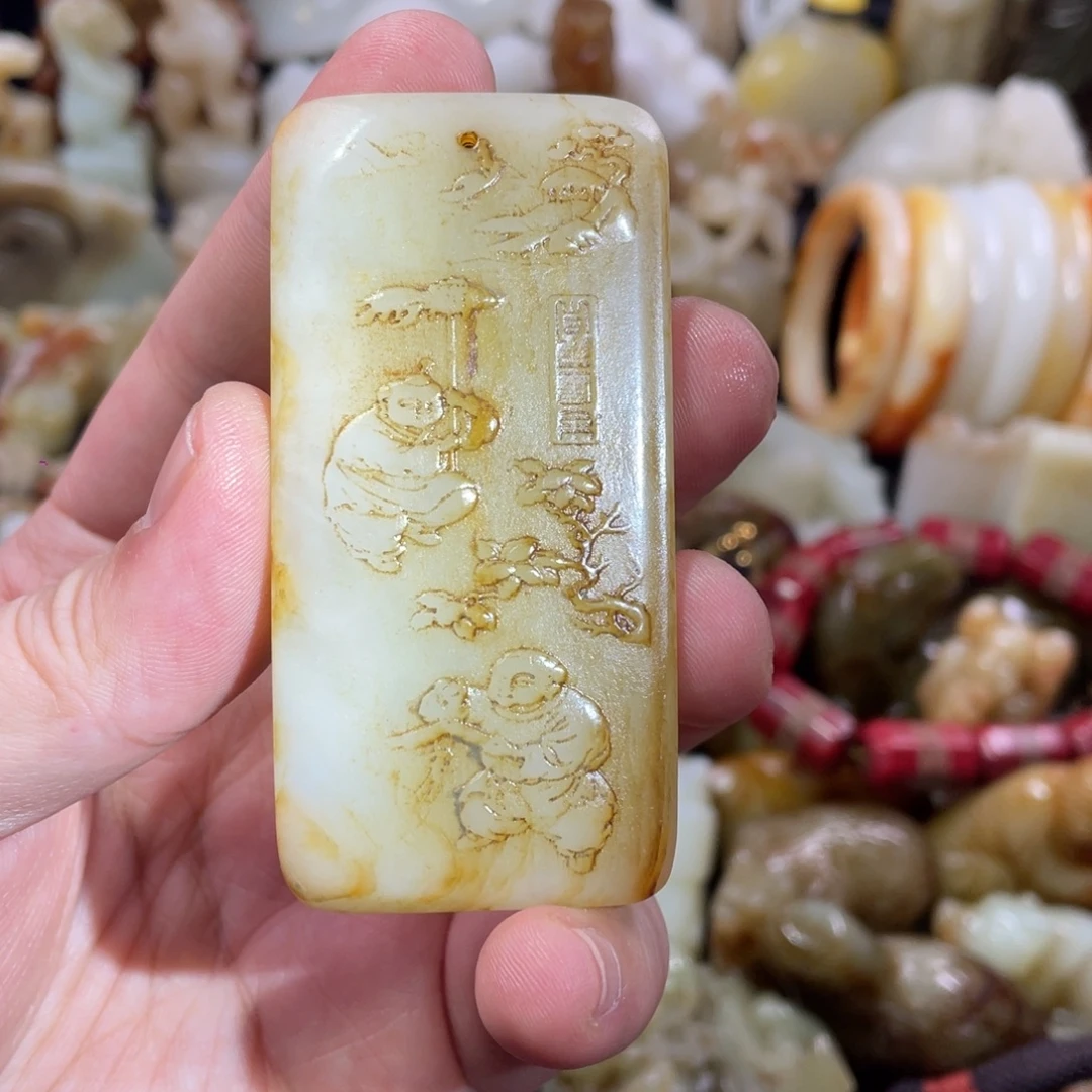 和田玉未镶嵌把件