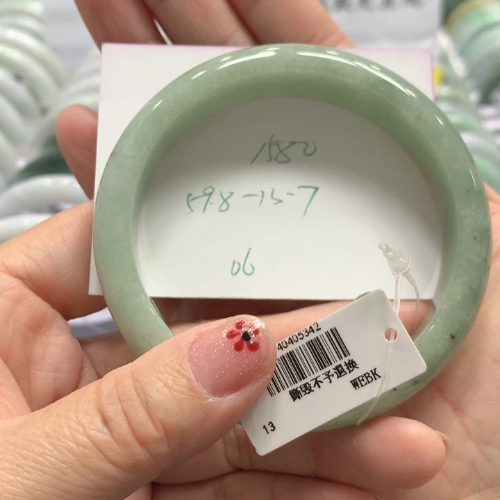 翡翠未镶嵌手镯06