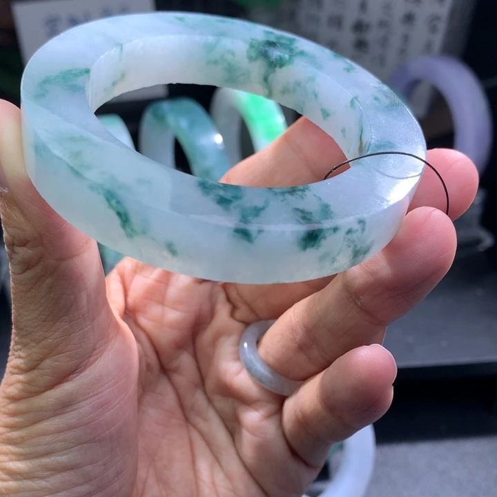 定制翡翠未镶嵌翡翠手镯