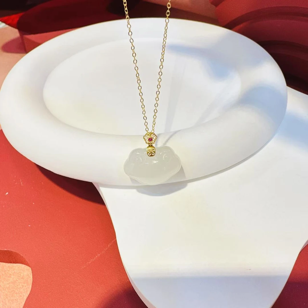 18K金镶嵌扣头20*14*8mm白玉胖如意HNZ9327