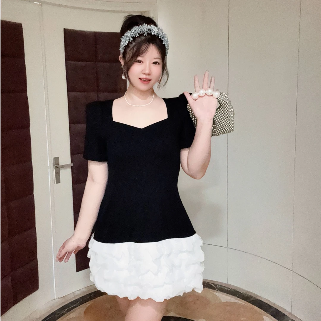 玥烁原创【奶油泡泡】连衣裙微胖大码百搭赫本风小V领气质拼接花边