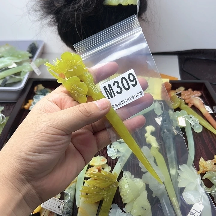 蛇纹石玉发饰合金正**人