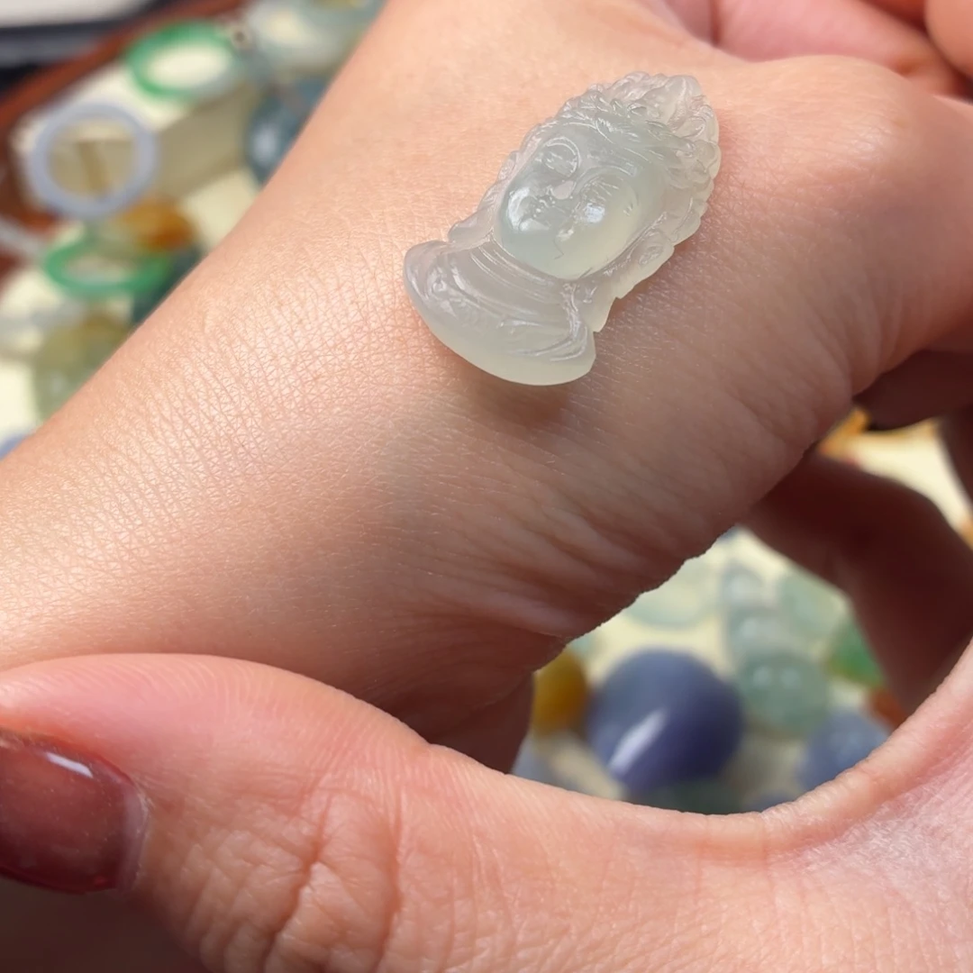 定制翡翠未镶嵌观音首