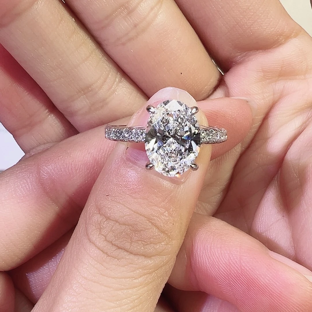 实验室培育钻石18K金镶嵌海莉2克拉 12圈