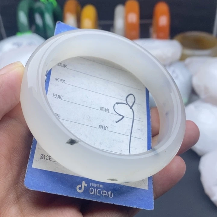 石英质玉手镯未镶嵌