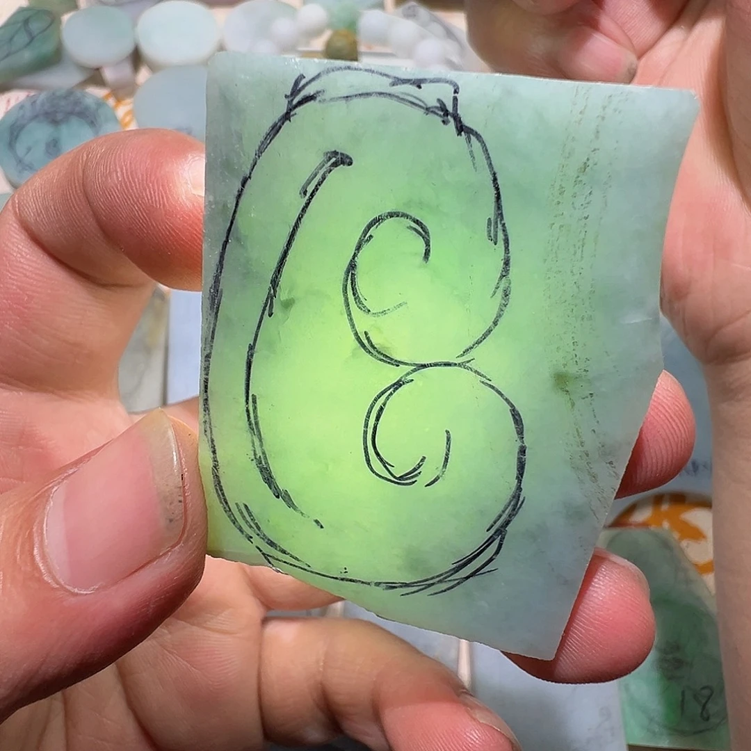 翡翠未镶嵌颈饰天然缅甸A货翡翠毛料