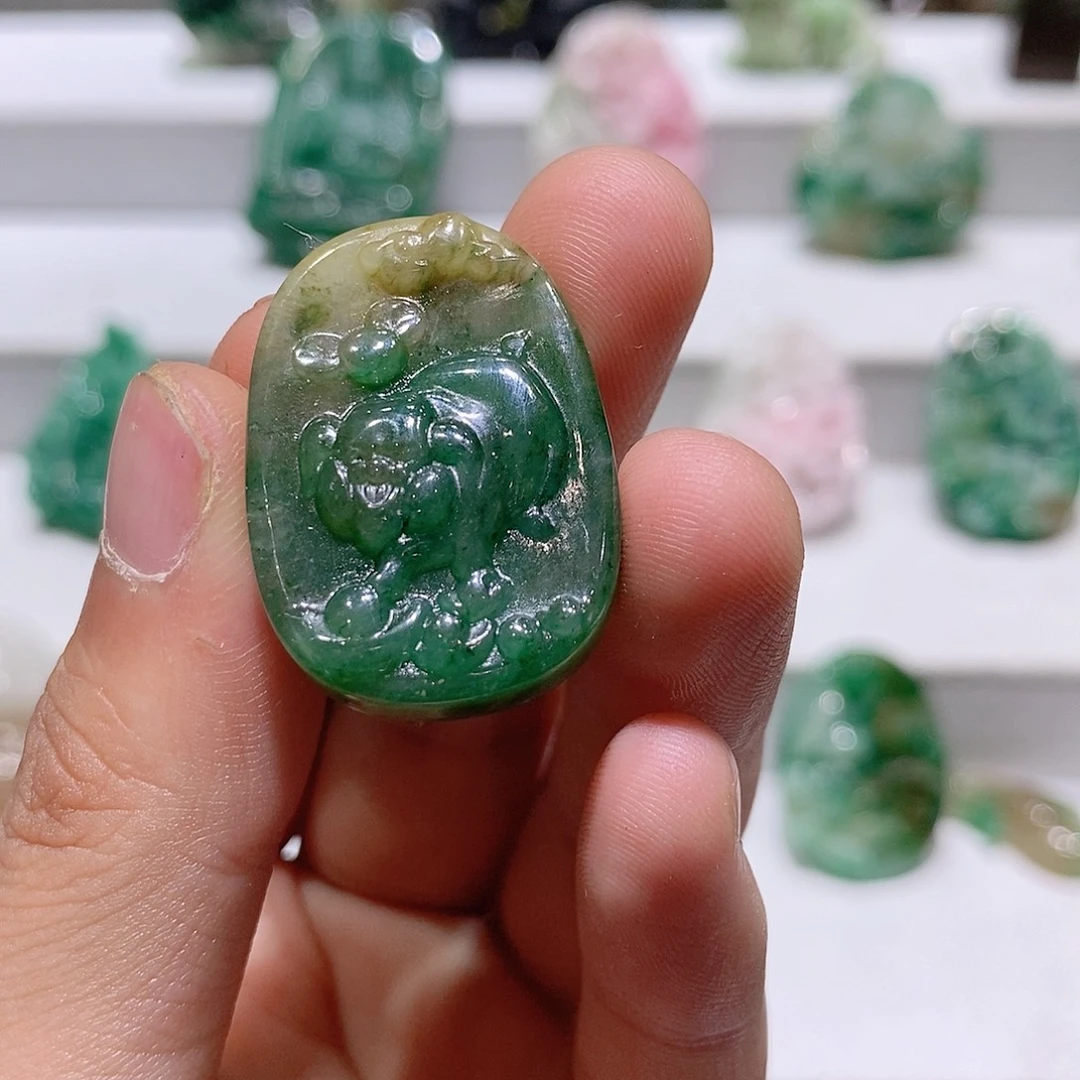独山玉未镶嵌吊坠