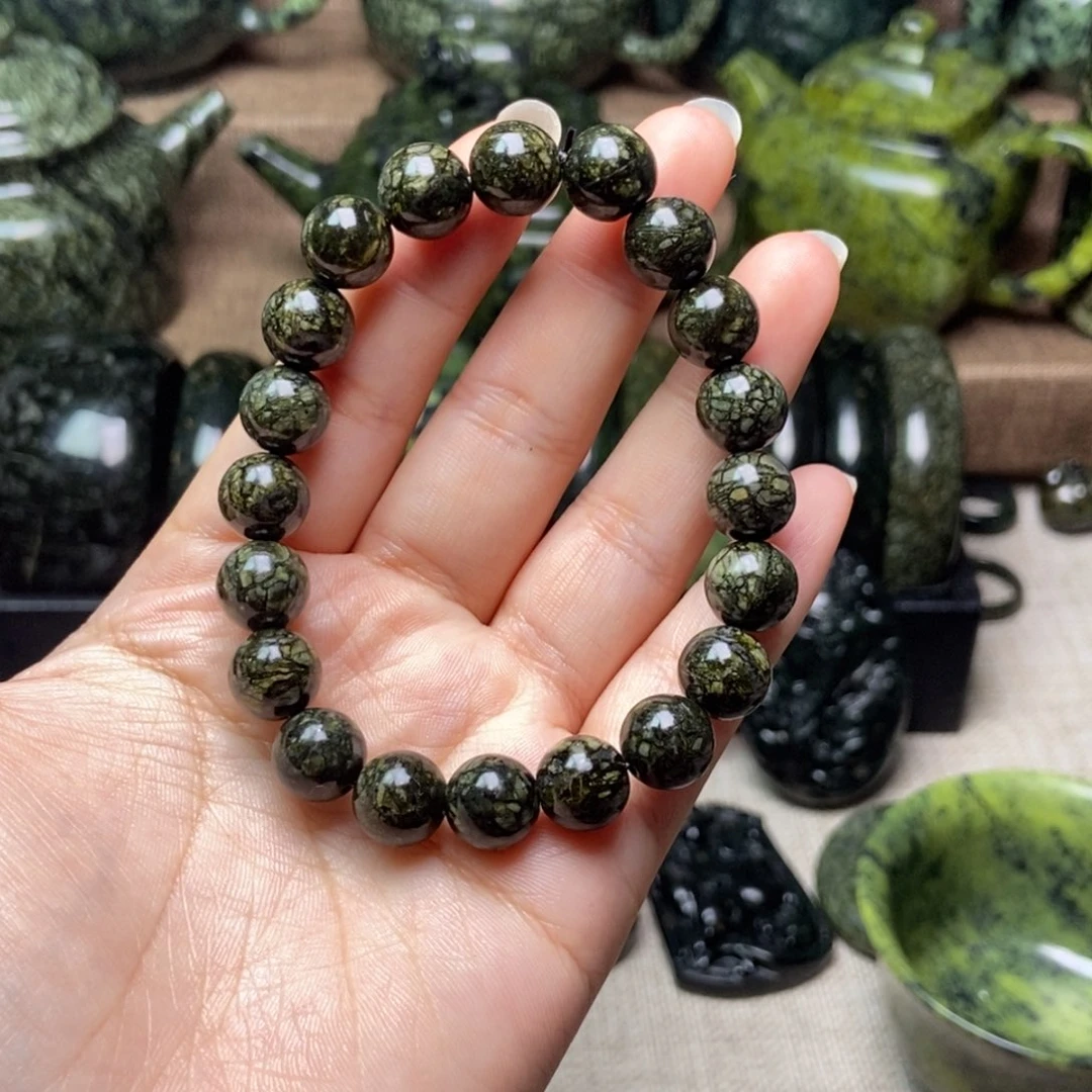 蛇纹石玉颈饰未镶嵌