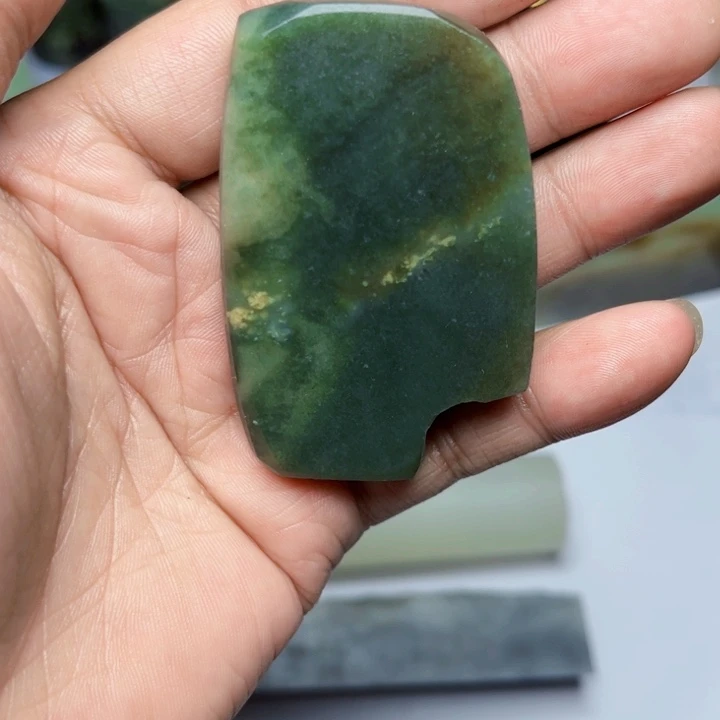 未镶嵌和田玉珠宝半成品