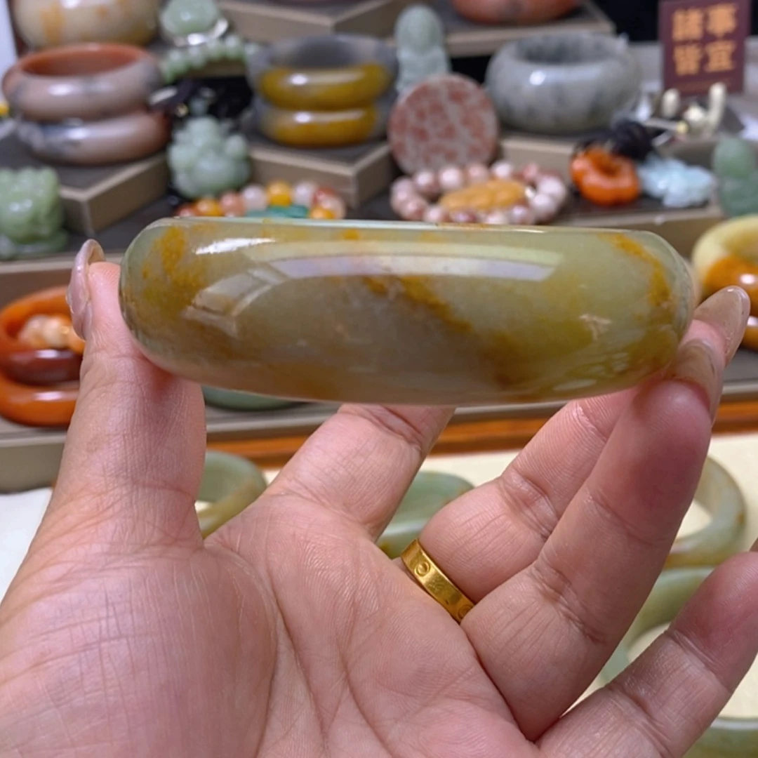 【闪购商品】未镶嵌手镯石英岩玉懒*洋