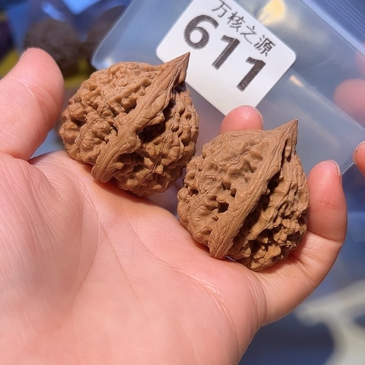 吊坠桃核42.5全品官帽，周正饱满不缺肉……